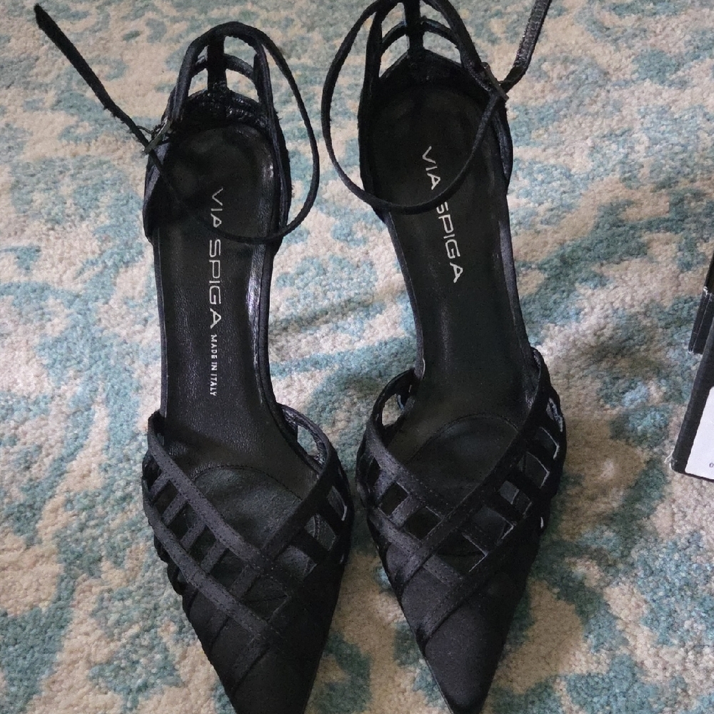 NIB Via Spiga Black Strappy Heels